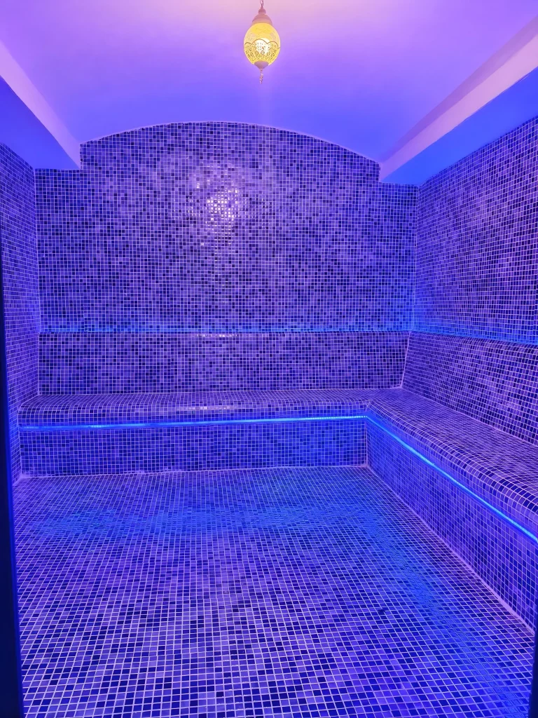 A warm feeling settles with the 2 Bedroom Apartment In City Center