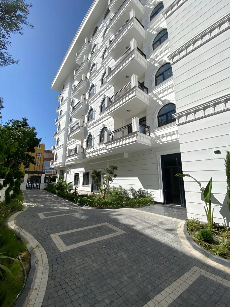 Spacious 2 Bedroom Apartment In City Center