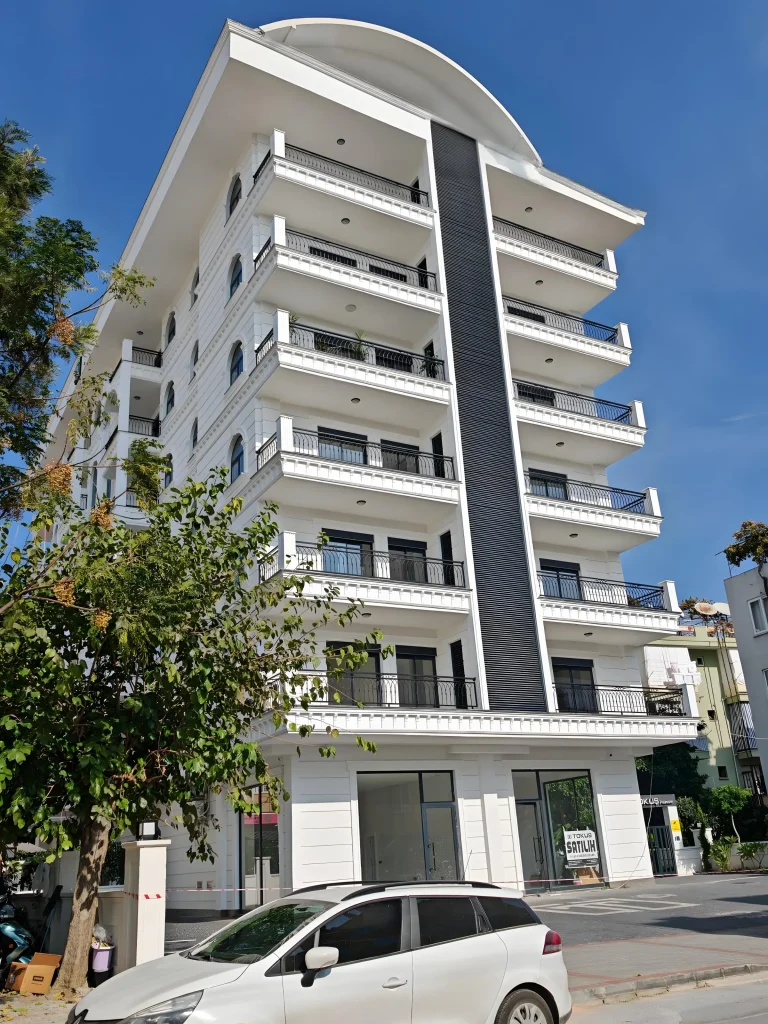 Elegant 2 Bedroom Apartment In City Center