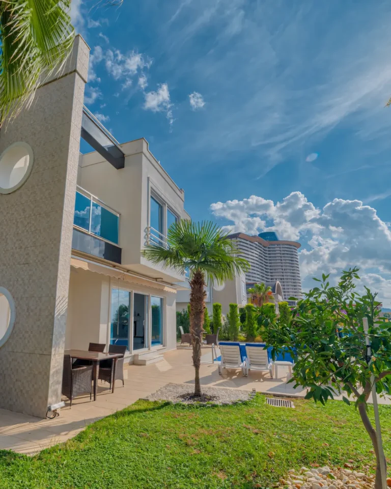 A gentle breath of beauty awakens in the Alanya Sea Facing Villa in the Green Mountains