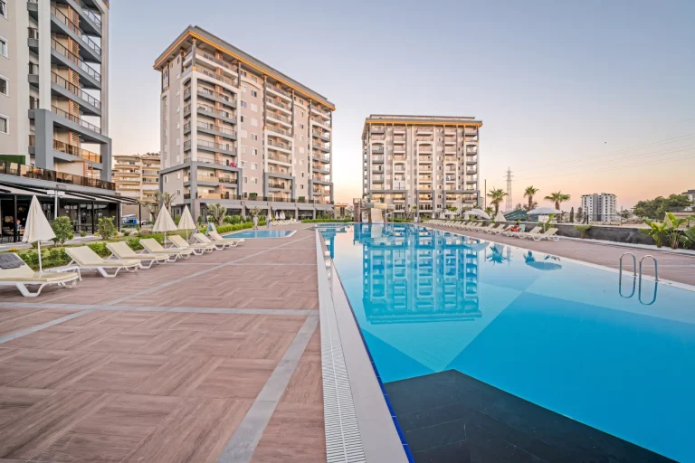 A gentle holiday calm awakens in the Alanya Vacation Home in a Beautiful Complex
