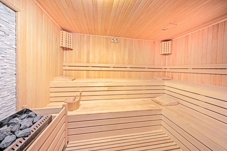 A subtle holiday warmth rises near the Alanya Vacation Home in a Beautiful Complex