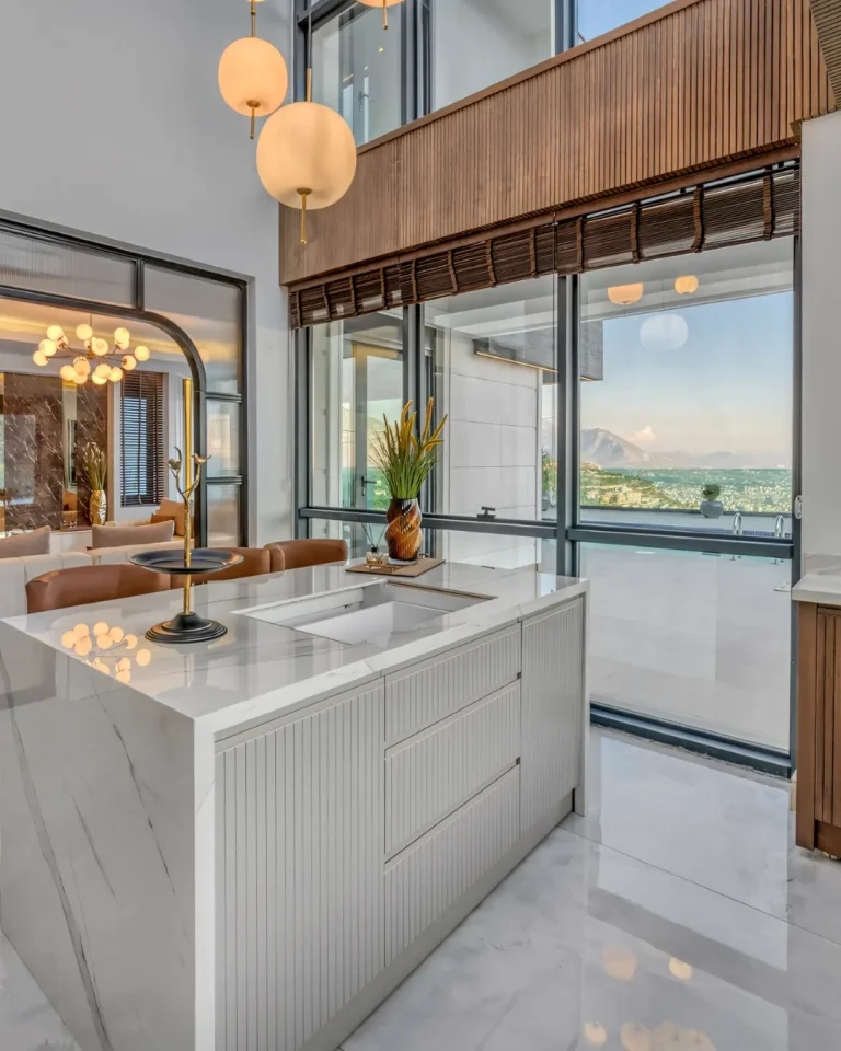 A gentle feeling of escape softens the Luxury Mountain Home With Sea View in Alanya