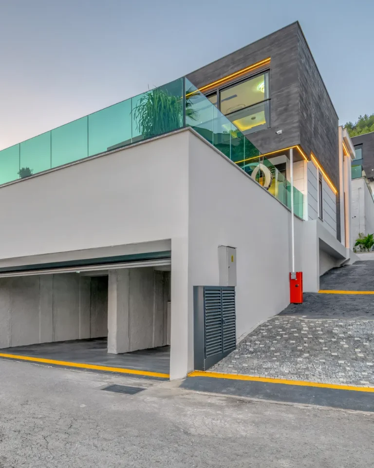 A quiet sense of beauty awakens in the Luxury Mountain Home With Sea View in Alanya