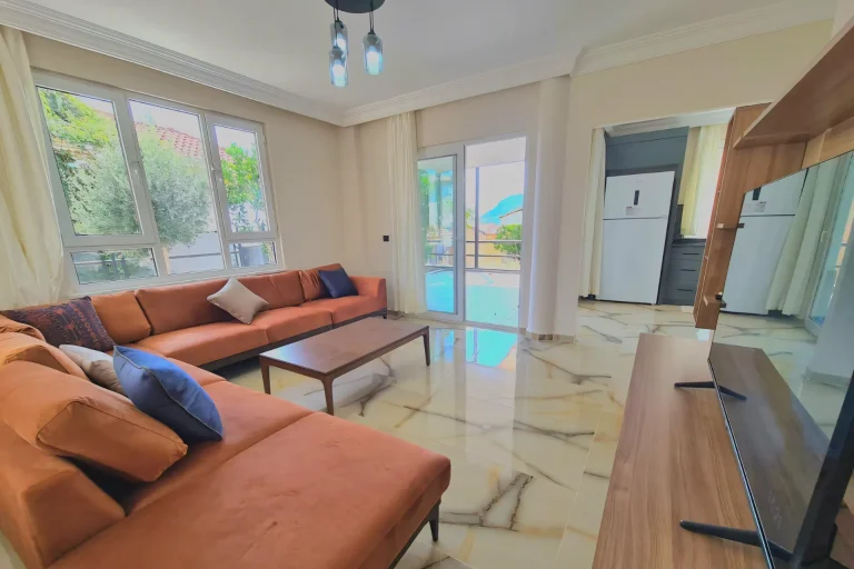 A soft rhythm of comfort follows the Peaceful Cozy Villa With Sea View in Alanya