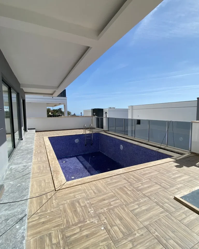 Elegant Sea View And Furnished Villa In Alanya